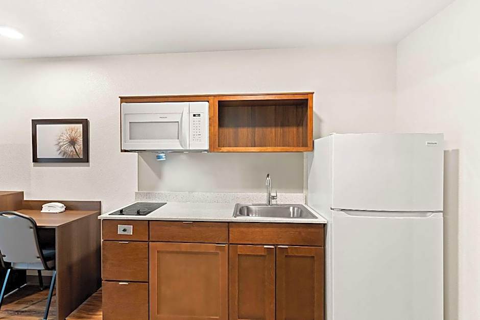 WoodSpring Suites Denver Commerce City