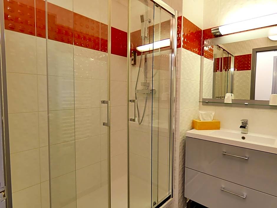 Hotel Be Guest Limoges Sud ex Black & Green
