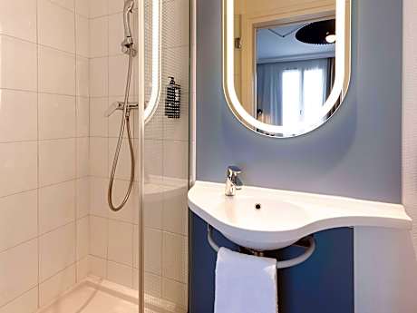 Standard Room with 1 double bed