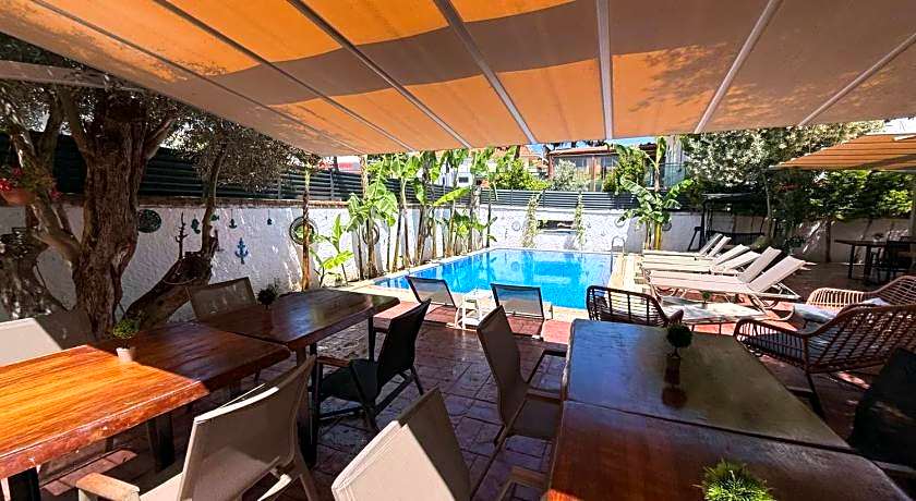 Rebetiko Hotel