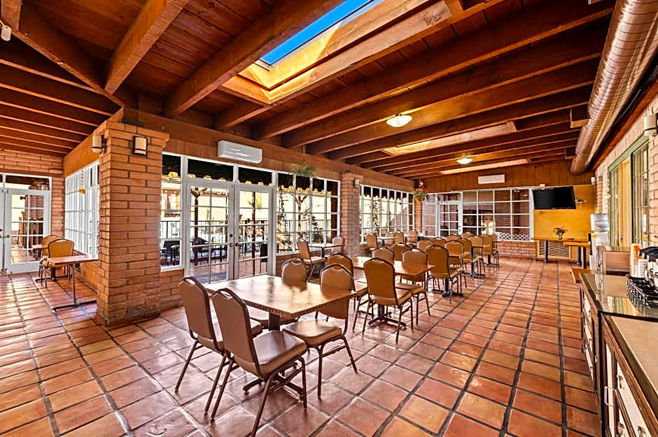 Clarion Inn