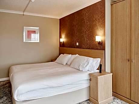 Partial Sea View Room for 2 Adults