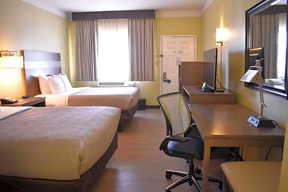Quality Inn & Suites Gallup I-40 Exit 20