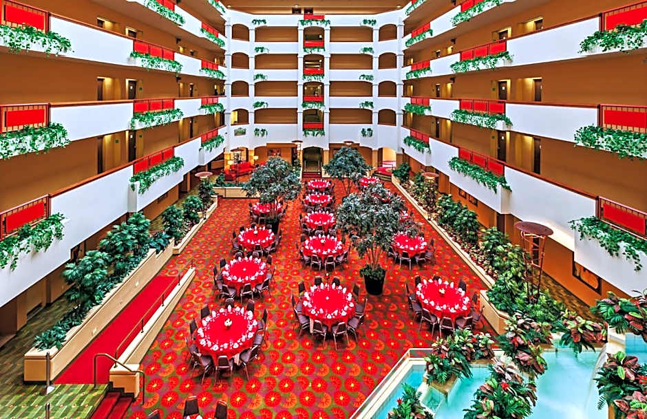 Holiday Inn & Suites Springfield-I-44 By IHG