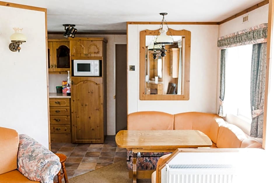 Domki nad jeziorem Mieruniszki