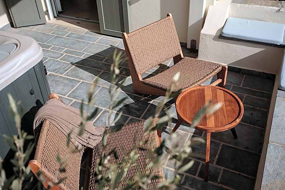 Proteas Hotel & Suites