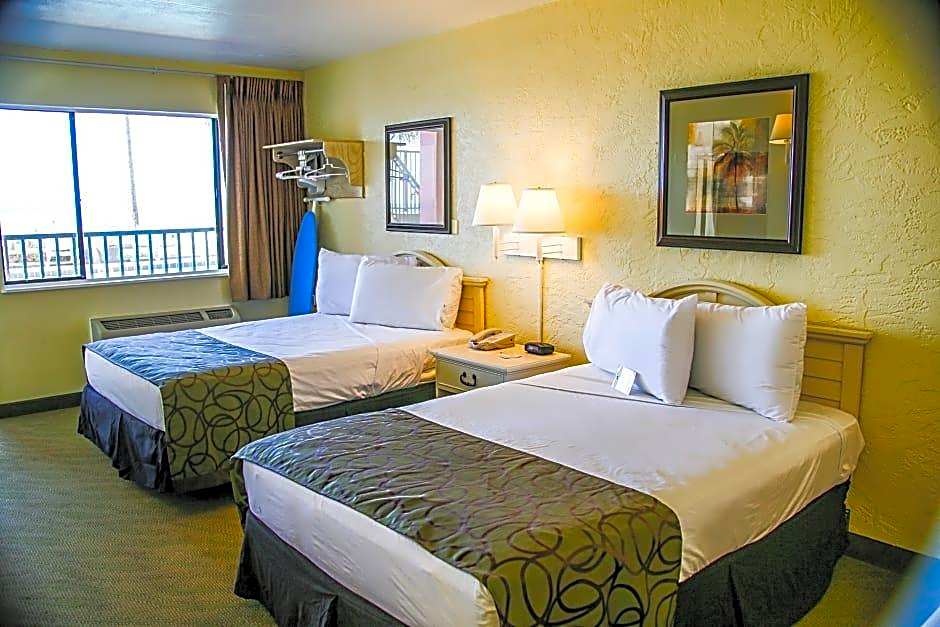 Ramada by Wyndham Panama City Beach / Beachfront