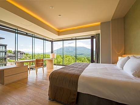 3-Bedroom Mountain View Apartment