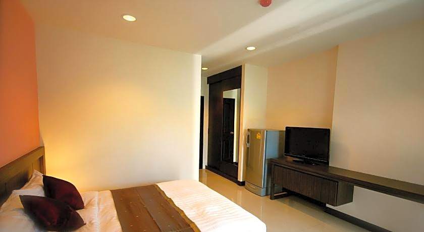 Canaries @38 Hotel by Baan Mina