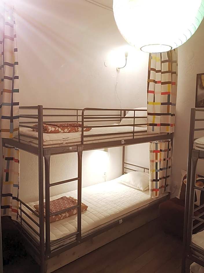 PIJAMA HOUSE - Bike & Bed