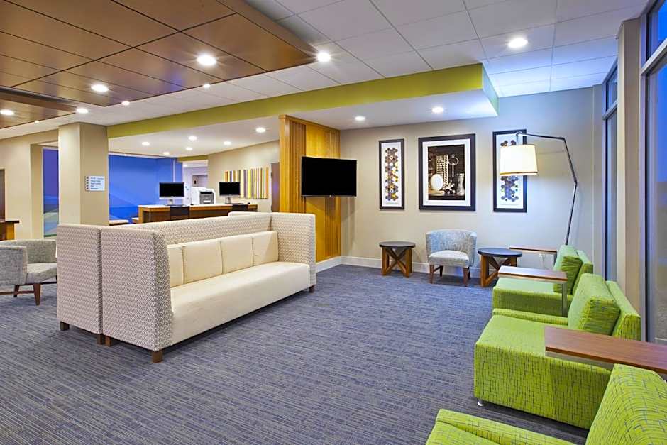 Holiday Inn Express & Suites Parkersburg East By IHG