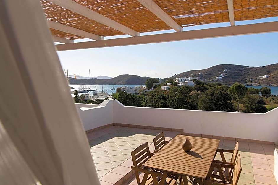 Armadoros Hotel / Ios Backpackers