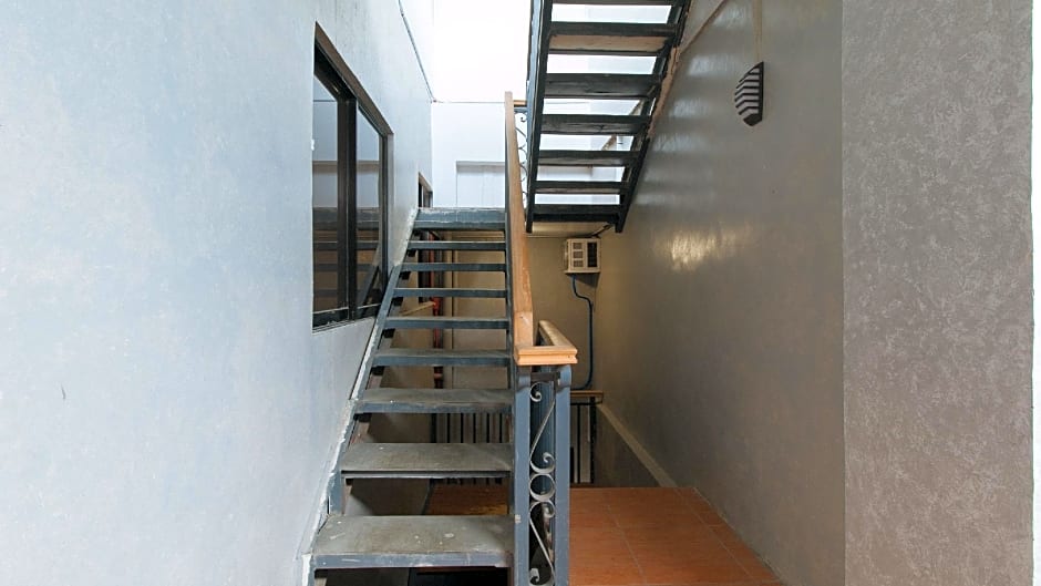 RedDoorz near Christ the King Medical Center