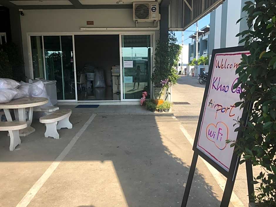 Khao Oat airport