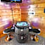Ryes and Shine Bootlegger's Cabin! Hot Tub* Pool* Arcade* Billiards *EV * Pet Friendly