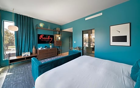 Suite with Garden View