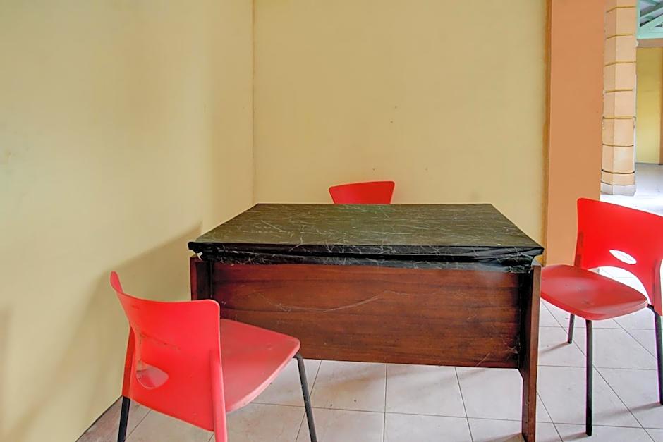 OYO Life 93265 Kos Cendana Seruni Raya