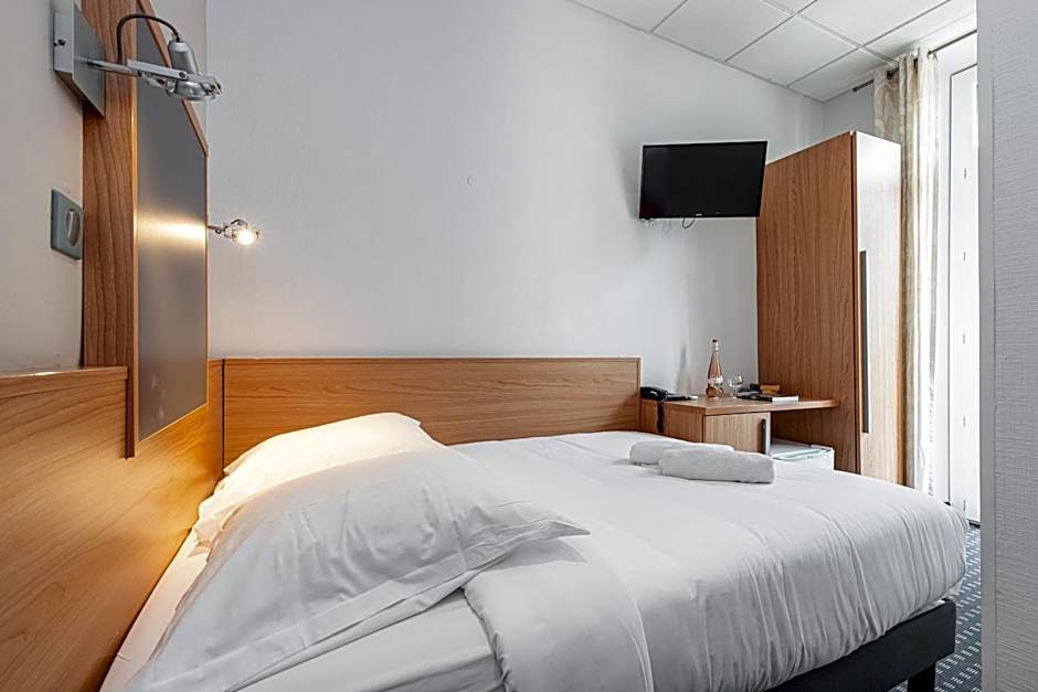 Modern Waikiki Hotel