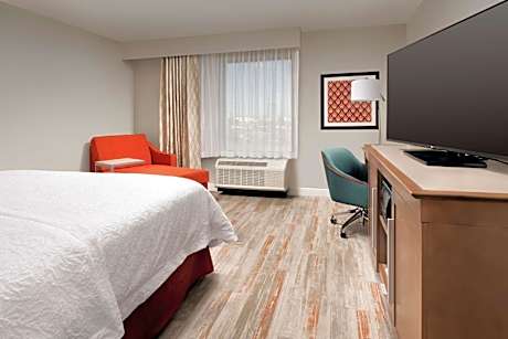 1 King Room W/ Microwave/Fridge Nonsmoking