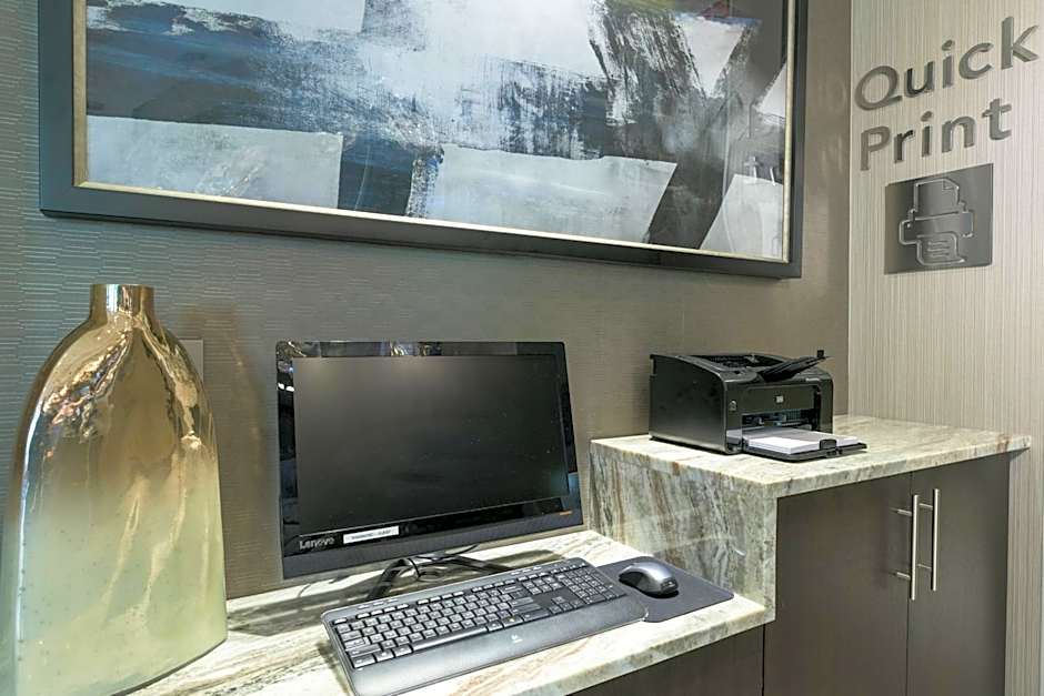 Courtyard by Marriott Edgewater NYC Area