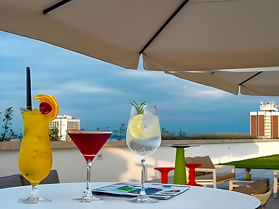 Akademia Hotel**** Balatonfured