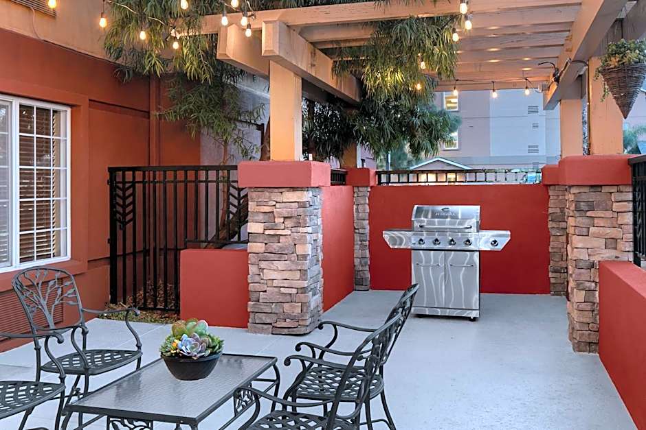 Larkspur Landing Extended Stay Suites Renton