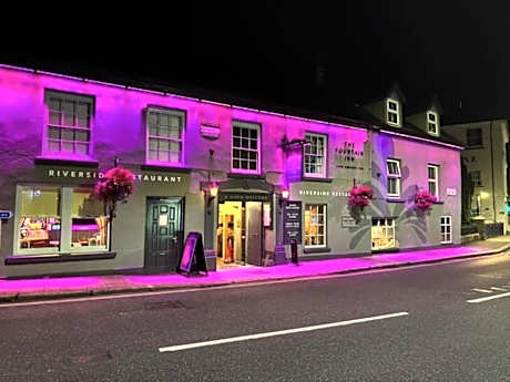The Fountain Inn & Riverside Restaurant