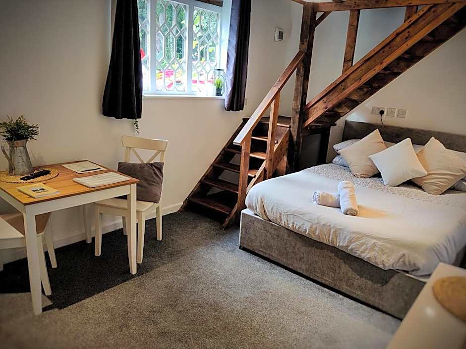 Hursley Rooms - The Dolphin