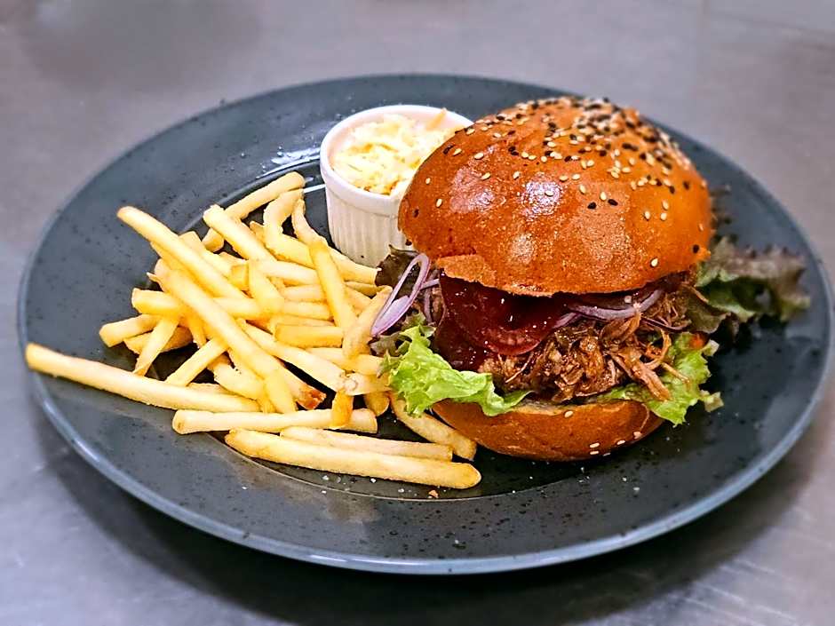 Balónový hotel a pivovar Radešín