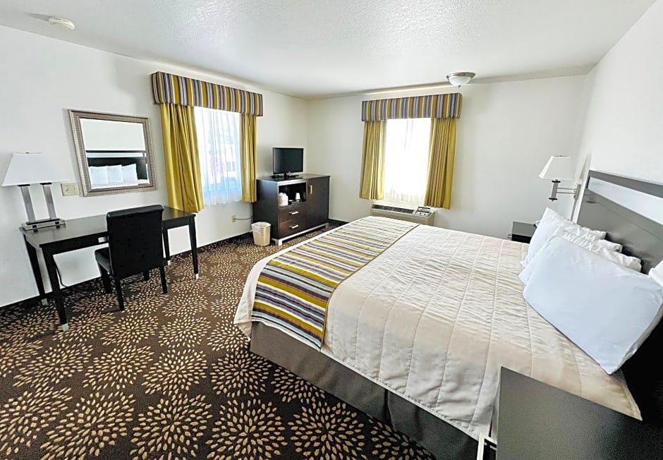 Court Plaza Inn & Suites of Mackinaw