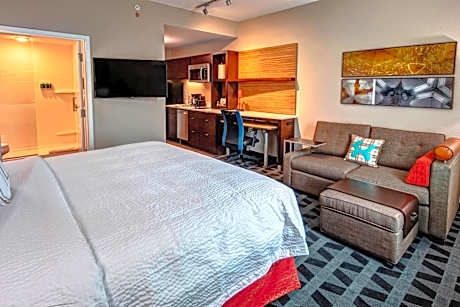 Studio, 1 King, Sofa bed