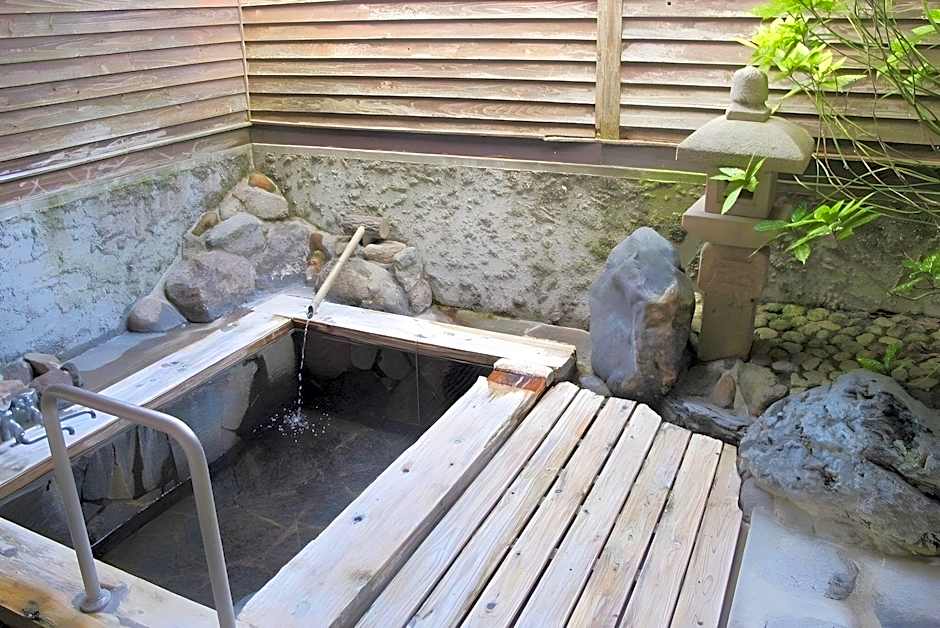 Yufuin Onsen Hasuwa Inn