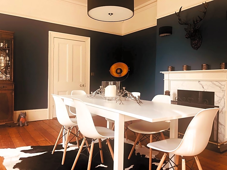 Somerleyton Meadows - The Hideaway Hut & Hot Tub