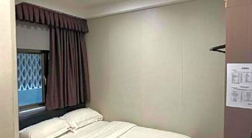 Holiday Hotel