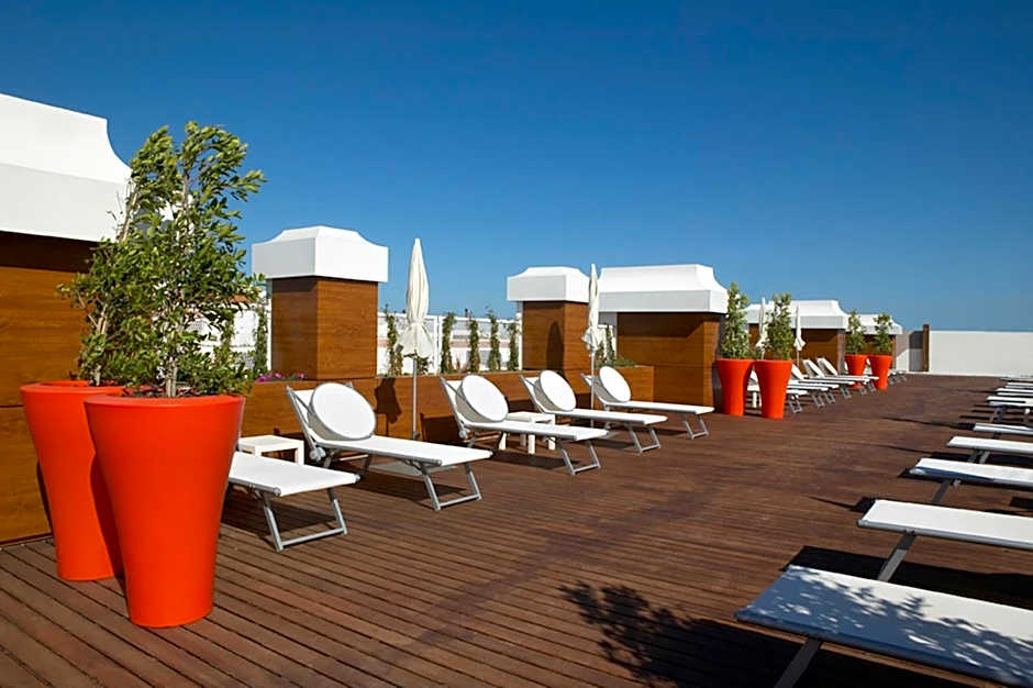 Aqualuz Lagos by The Editory