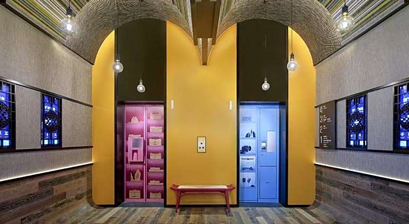 Moxy Ningbo Old Bund