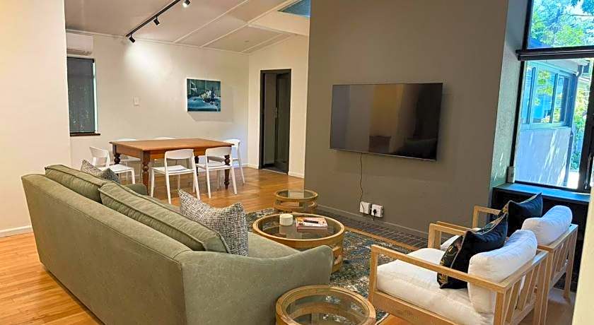 Twice Central Guesthouse