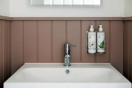 Twin Room with Private Bathroom