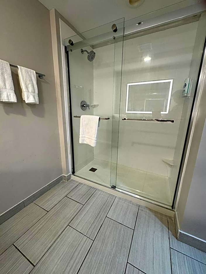 Comfort Inn & Suites Syracuse-Carrier Circle