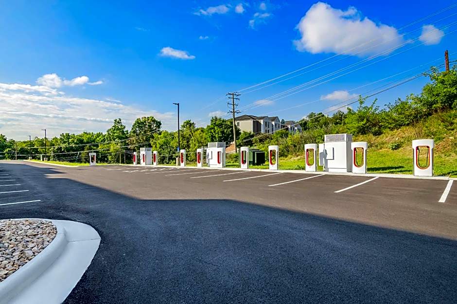 Tru by Hilton Lexington