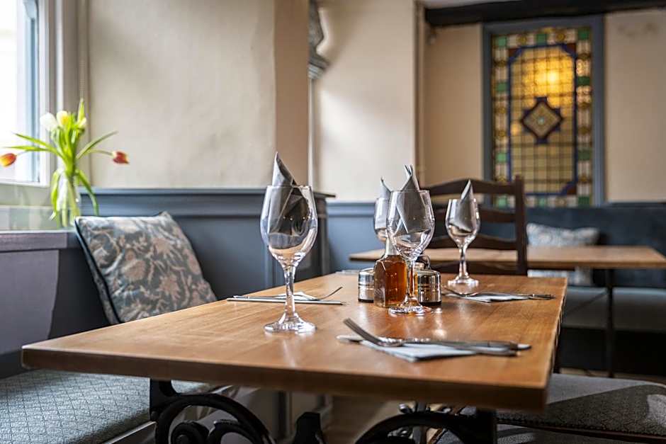 The Cromwell Arms Inn