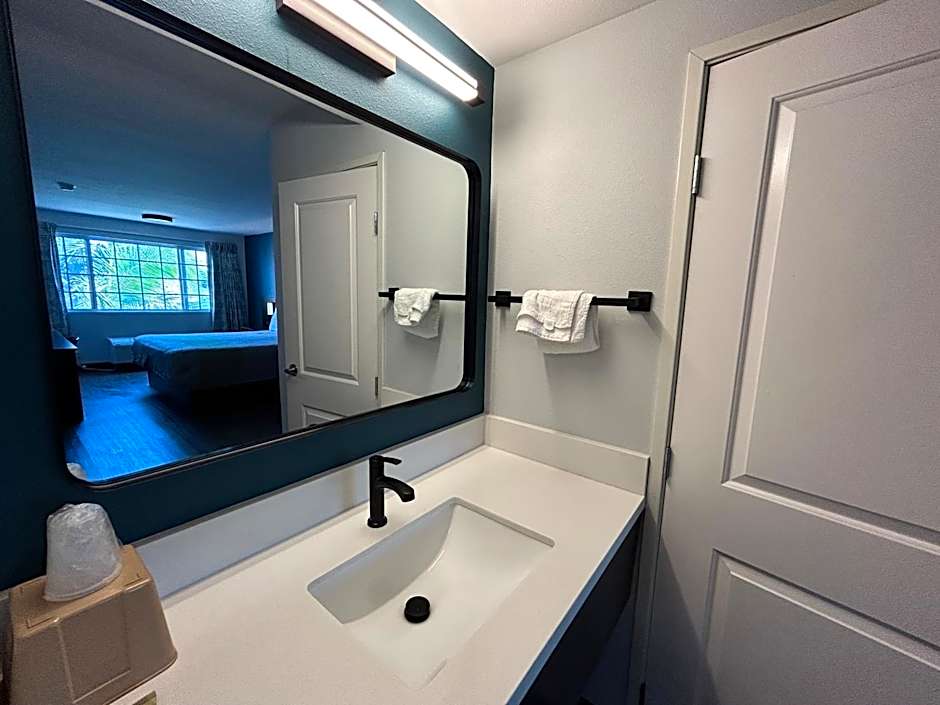 Studio 6 Suites Gardena, CA