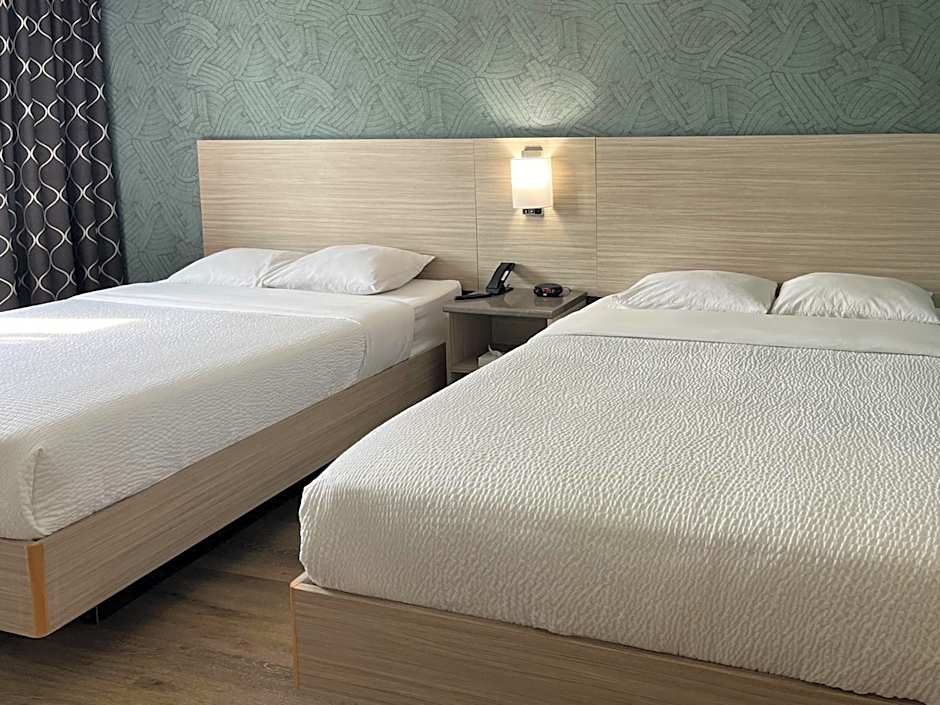 Motel 6 Niagara Falls, ON Near the Falls