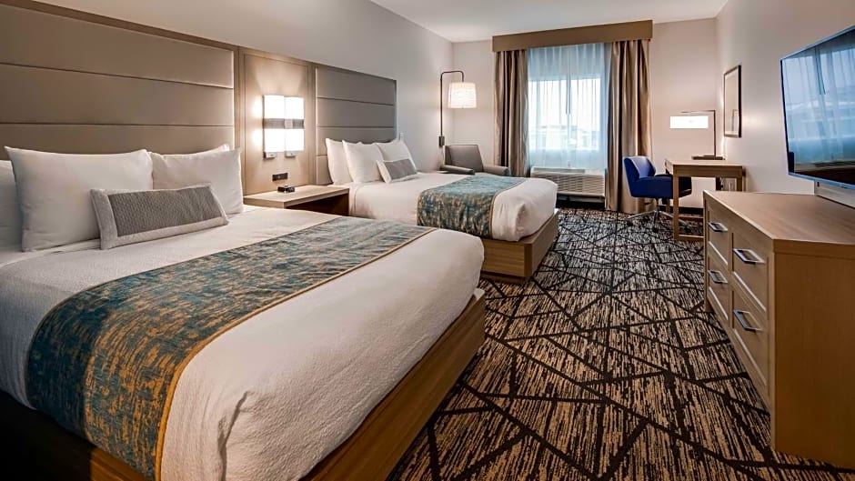 Best Western Plus Mid County