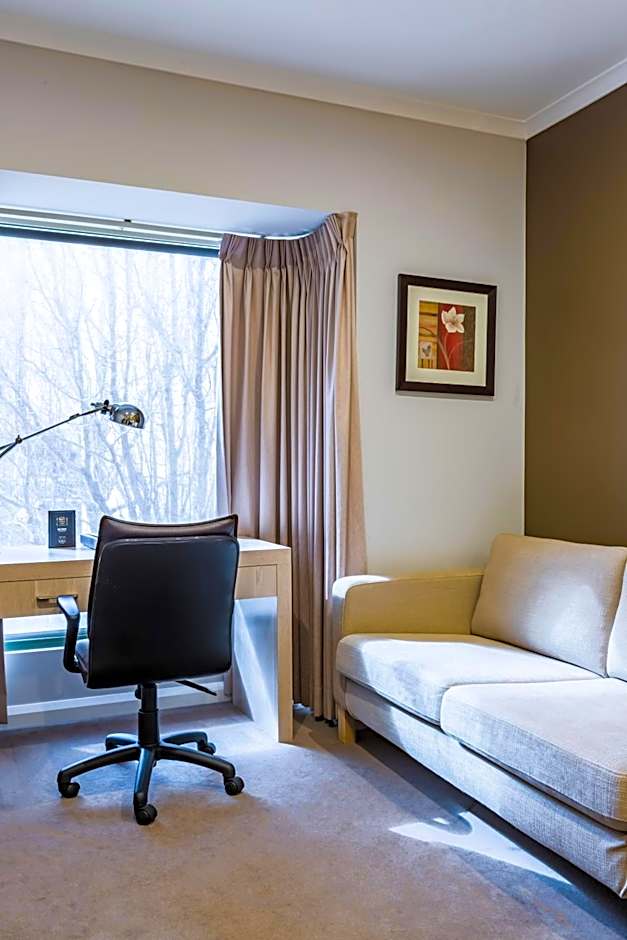 The Waverley International Hotel