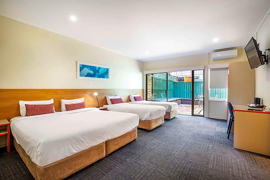 Nightcap at High Flyer Hotel