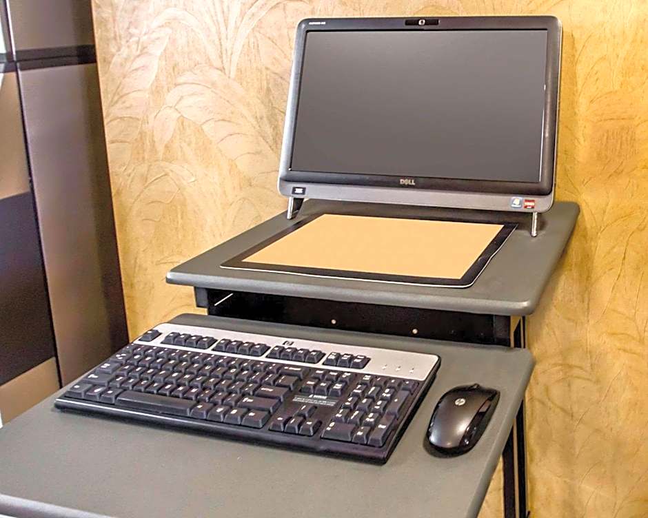 Rodeway Inn Bronx Zoo