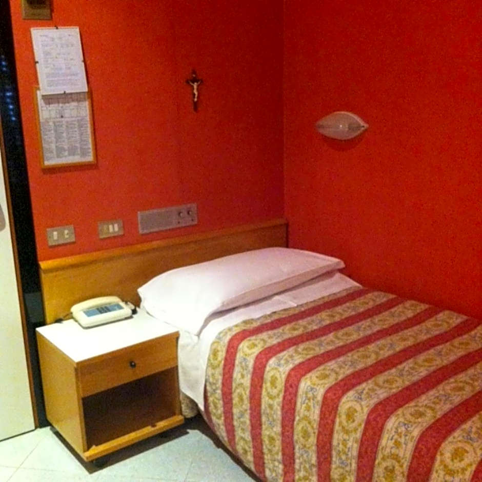 Hotel Junior by OasiGroup Hotels