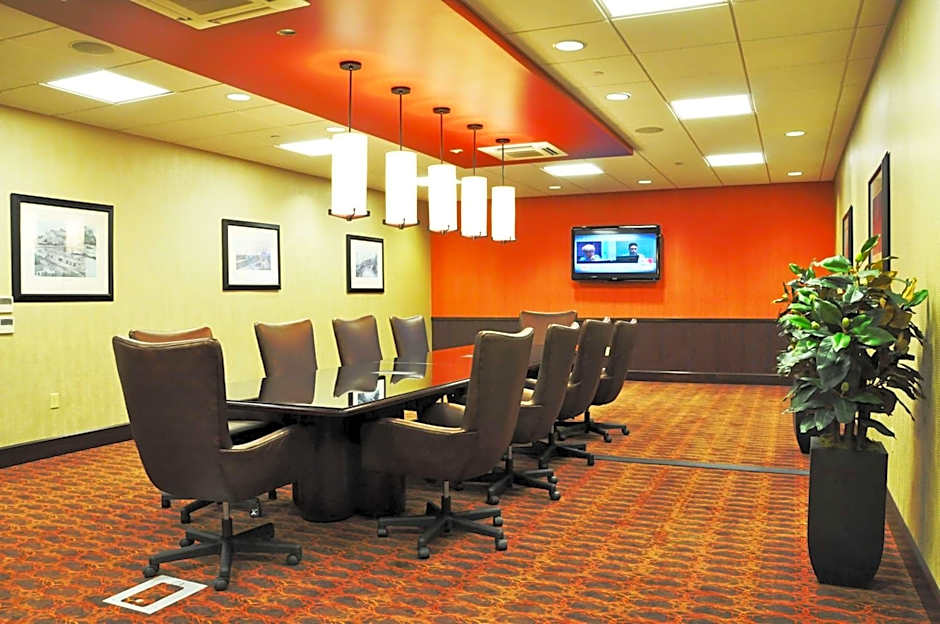Hampton Inn By Hilton & Suites Cincinnati/Uptown-University Area
