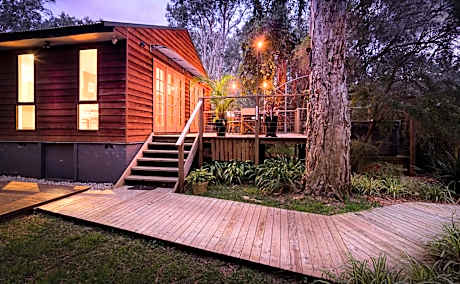 Four-Bedroom House with Hot Tub